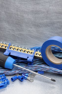 Elektrik araçları, bileşen ve kabloları metal yüzeyi