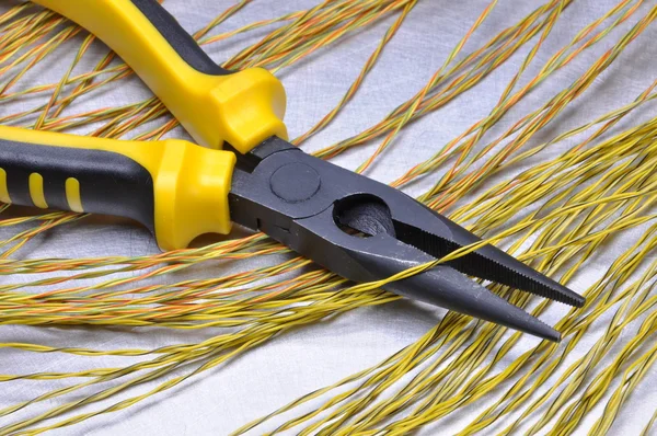 Электроинструменты и кабели — стоковое фото