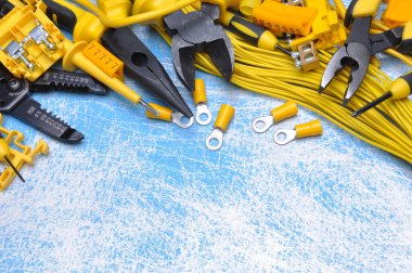 Elektrikli bileşen seti