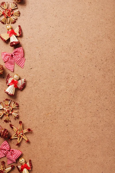 木製の背景上のクリスマスの装飾 — ストック写真
