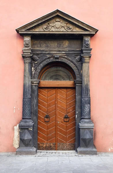 Alte Eingangstür — Stockfoto