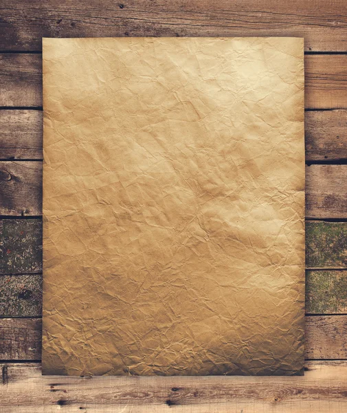 Oud papier op hout textuur — Stockfoto