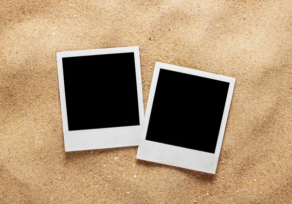 Fotorahmen auf Sand — Stockfoto