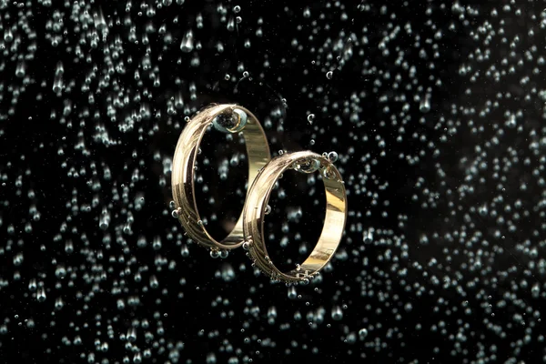 Golden Rings In The Water — Stock Photo, Image