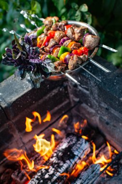 Geleneksel Asya yemeklerine hazırlanma