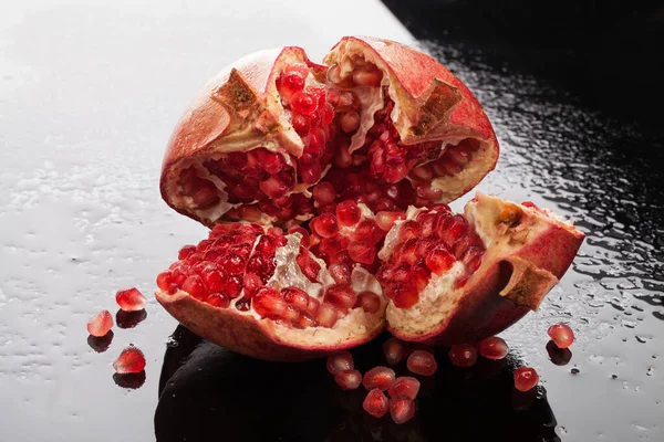 Pomegranate Glass Background Drops Water — Stock Photo, Image