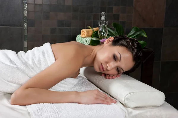 Young Attractive Woman Taking Massage Spa Procedures — Stock Photo, Image