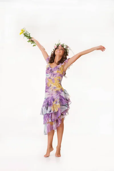 Jeune Femme Avec Des Fleurs Sur Fond Isolé — Photo