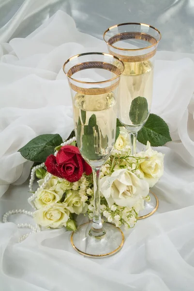 Natura Morta Con Bouquet Fiori Accessori Uno Sfondo Studio — Foto Stock