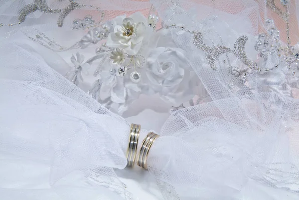 Aksesoris Pernikahan Pada Latar Belakang Studio Kain — Stok Foto