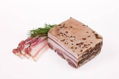 İzole edilmiş stüdyo geçmişinde yeşillik olan jambon.