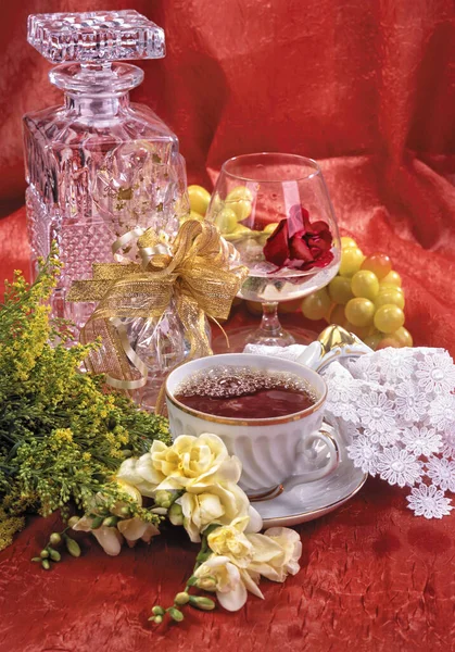 Натюрморт Чашкою Чаю Квітів Тканинному Фоні Ліцензійні Стокові Фото