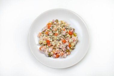 İzole edilmiş bir stüdyoda et ve mayonez tabağı.