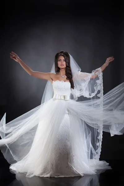 Giovane sposa — Foto Stock