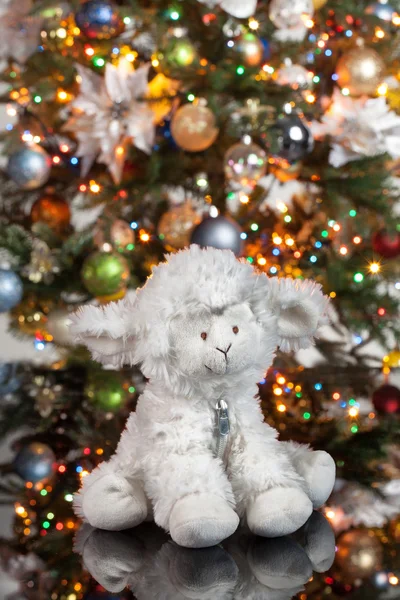 장난감 및 새 해의 나무 — 스톡 사진