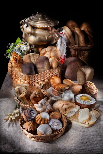 Bodegón con pan al estilo nacional ruso — Foto de Stock