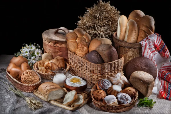 Bodegón con pan al estilo nacional ruso — Foto de Stock
