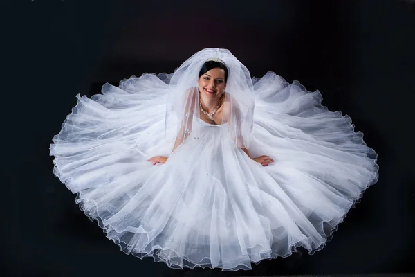 Junge schöne Braut — Stockfoto