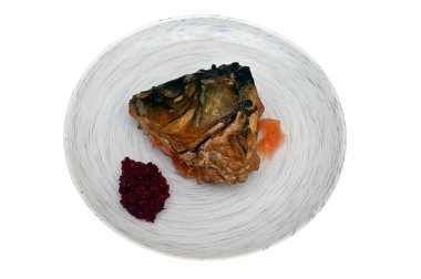 Beyaz yaban turplu doldurulmuş balık tabağı