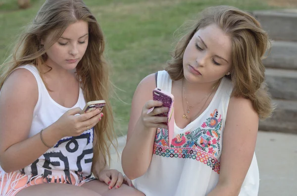 Blonde teen girls — Stock Photo, Image