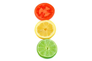 Dilim domates, limon ve kireç.