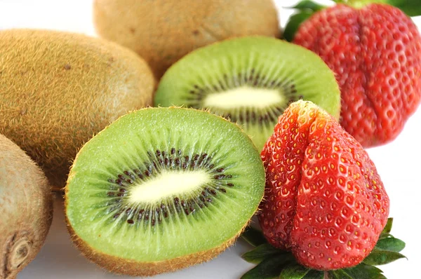 Kiwi and strawberry. — Stock Photo, Image