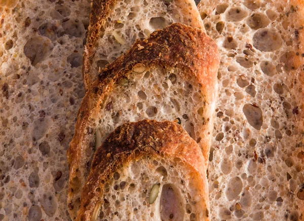 Achtergrond van verse zelfgemaakte Alpine stokbrood. — Stockfoto