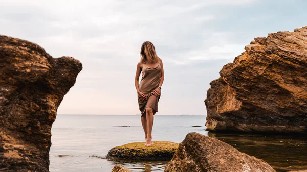 Sensual Attractive Girl Dress Posing Seawater Rocks — Stock Photo, Image