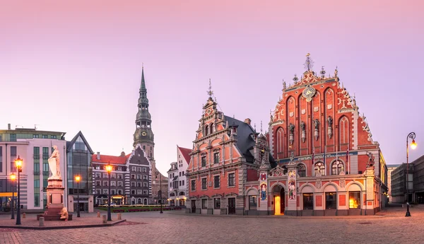 Ayuntamiento Plaza Riga vieja ciudad, Letonia — Foto de Stock