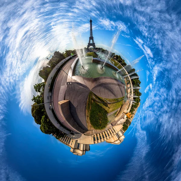 Пейзажная панорама Эйфелевой башни в Париже, Франция — стоковое фото