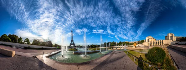 Scénická panorama Eiffelovy věže v Paříži, Francie — Stock fotografie