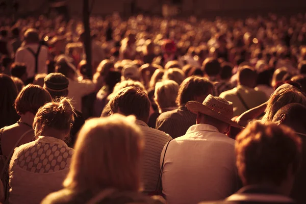 Grande foule de personnes — Photo