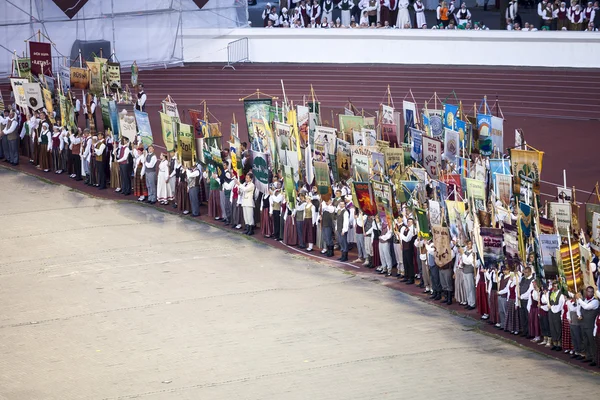 Los participantes de la gran danza de la Nationwid Letón —  Fotos de Stock