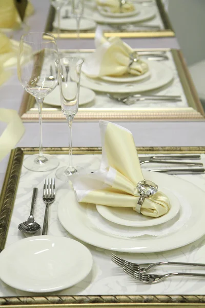 Belle table de mariage blanche — Photo
