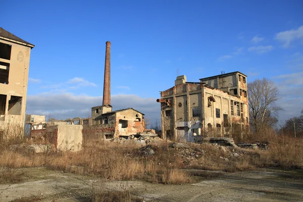 Ruinas de la antigua fábrica —  Fotos de Stock