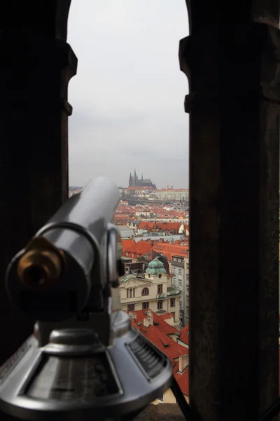 Prag slott från rådhuset — Stockfoto