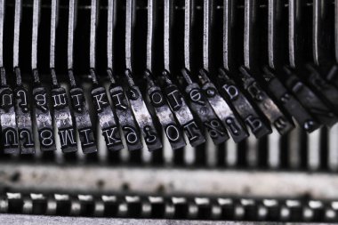 Eski yazma makinesinin ayrıntıları güzel bir teknoloji arkaplanı olarak