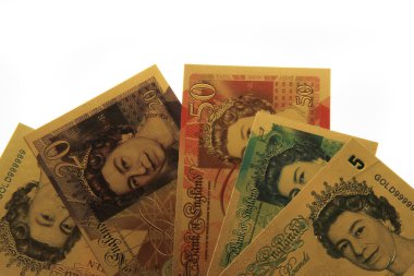 Beyaz arka planda izole edilmiş altın sterlin