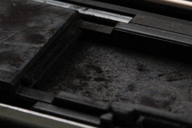 Siyah lazer tozu güzel bir teknoloji arka planı.