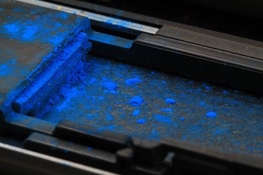 Teknoloji arka planı olarak cyan lazer tozu