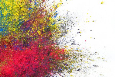 Beyaz arkaplanda cmyk lazer tozu izole edildi