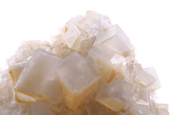 Кубы известняка изолированы
