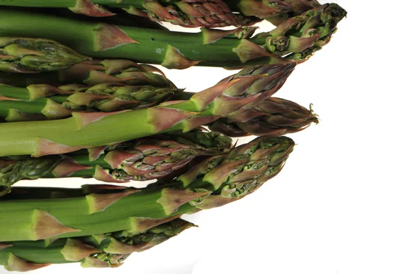 Asparagi verdi isolati — Foto Stock