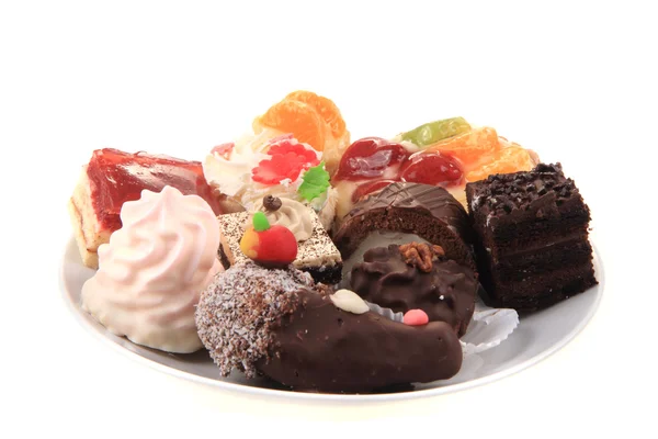 Сладкие цветные десерты — стоковое фото