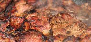 Izgara domuz eti çok güzel bir yemek geçmişi var.