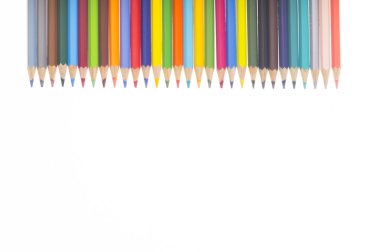 Üst üste birçok renkli kalemler