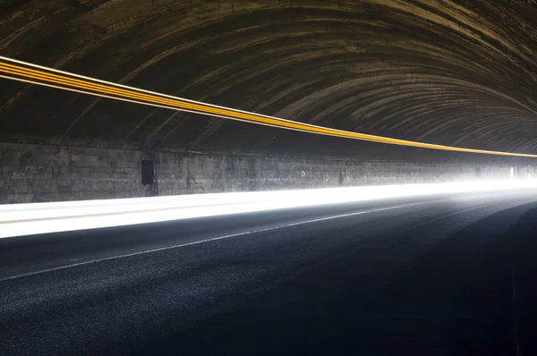 Lumières intéressantes et abstraites en orange, rouge, jaune et blanc — Photo