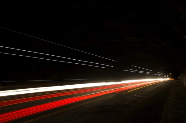 Luzes interessantes e abstratas em laranja, vermelho, amarelo e branco — Fotografia de Stock