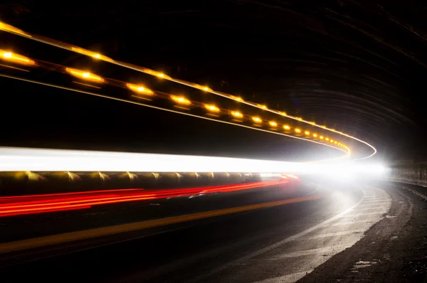 Luces interesantes y abstractas en naranja, rojo, amarillo y blanco —  Fotos de Stock