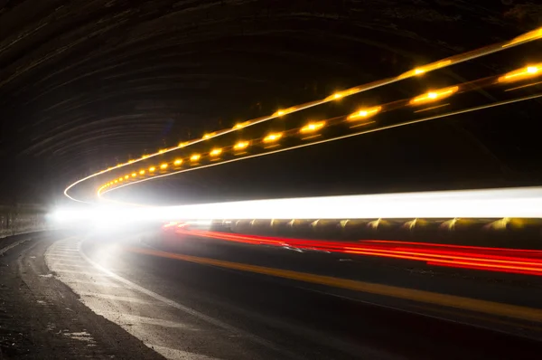 Lumières intéressantes et abstraites en orange, rouge, jaune et blanc — Photo